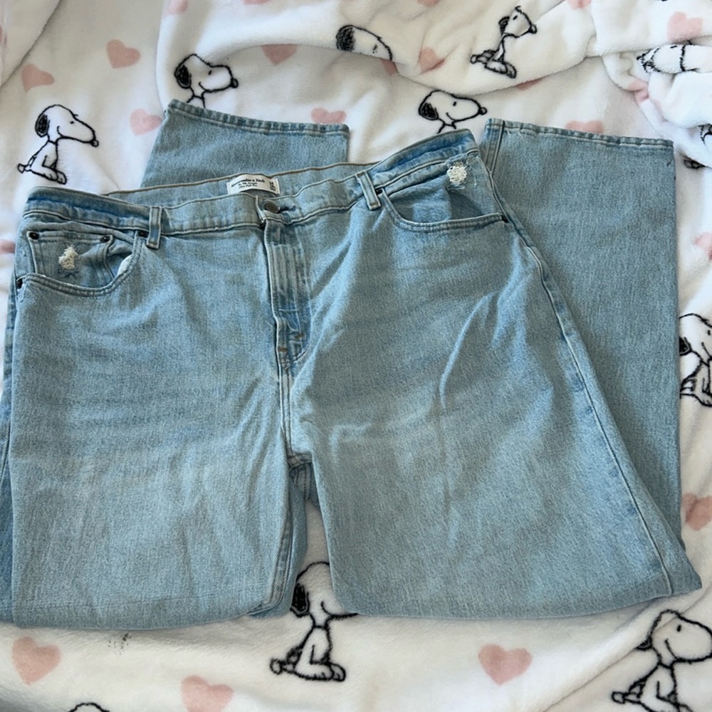 Abercrombie & Fitch The 90’s Straight Ultra High Rise Jeans